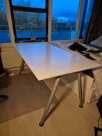 Gratis ophalen: Wit ikea Thyge bureau, Ophalen, Gebruikt