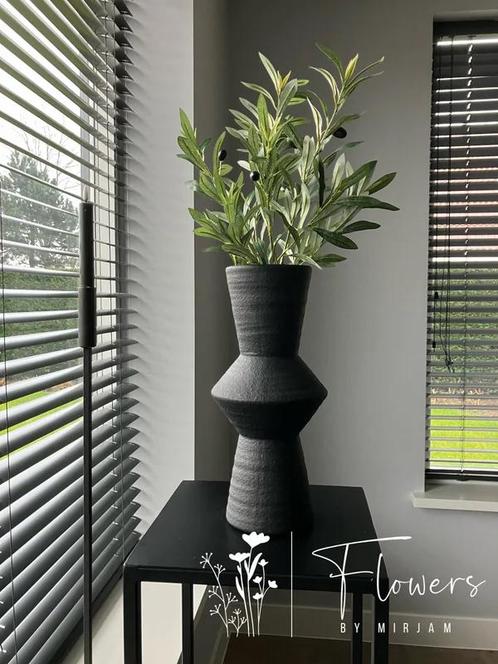 Grote vaas Ayla zwart light en living 50,5cm NIEUW!, Huis en Inrichting, Woonaccessoires | Vazen, Nieuw, Zwart, 50 tot 75 cm, Aardewerk of Porselein
