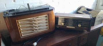 2 buizen radio's beschikbaar voor biedingen