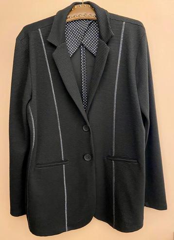 Zwart jasje van Taifun met zilverstiksel beschikbaar voor biedingen