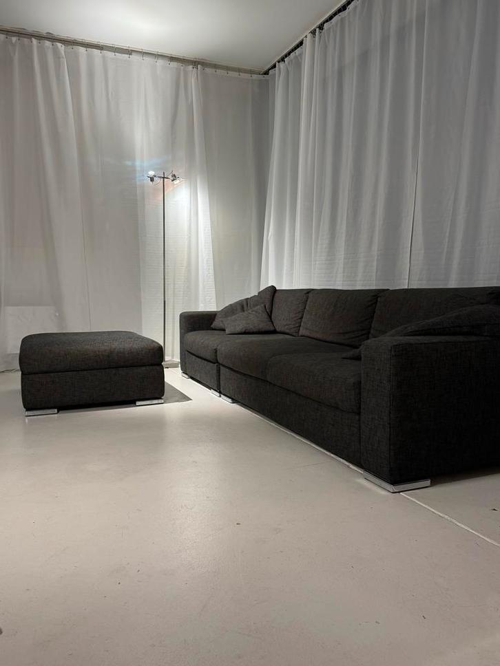 Stijlvolle 3-zits design bank met hocker, Huis en Inrichting, Banken | Bankstellen, Gebruikt, Rechte bank, Driepersoons, 300 cm of meer