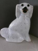 Grote Engelse aardewerken bordeel hondje 27 cm hoog, Antiek en Kunst, Antiek | Keramiek en Aardewerk, Ophalen of Verzenden