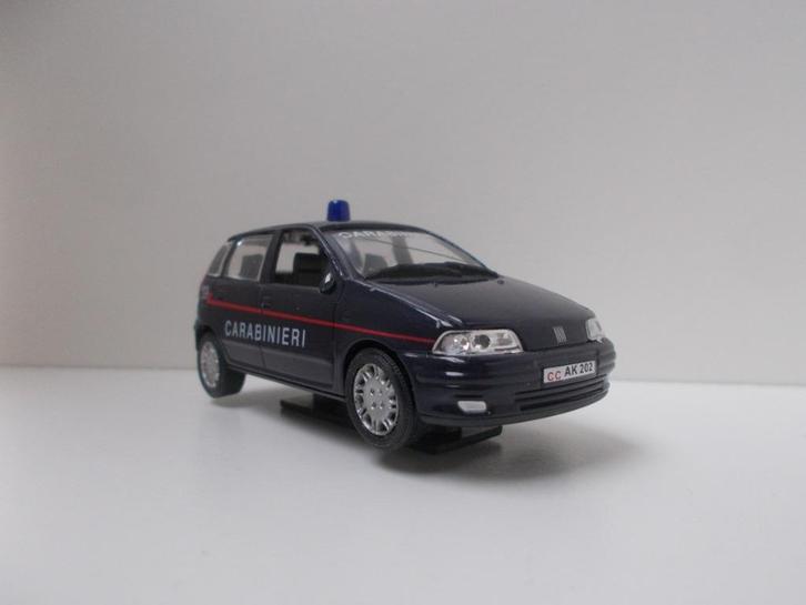 4396 Fiat Punto SX Carabiniere New Ray 1:43, Hobby en Vrije tijd, Modelauto's | 1:43, Gebruikt, Auto, Overige merken, Ophalen of Verzenden