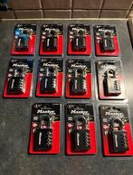 9 Nieuwe Hangsloten - Combinatie/Sleutel - Master Lock, Doe-het-zelf en Verbouw, Hang- en Sluitwerk, Ophalen, Nieuw, Overige materialen