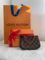 Louis Vuitton Mini Pochette with strap, Ophalen, Zo goed als nieuw, Bruin