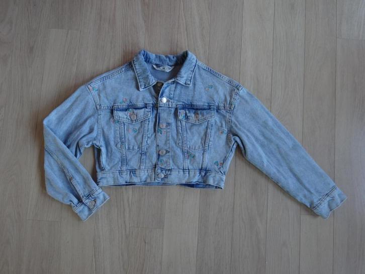 Bloemen spijkerjas H&M mt 140-146, Kinderen en Baby's, Kinderkleding | Maat 140, Zo goed als nieuw, Meisje, Jas, Ophalen of Verzenden
