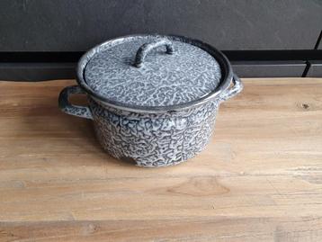 Emaille pan grijs gewolkt 19 cm. beschikbaar voor biedingen