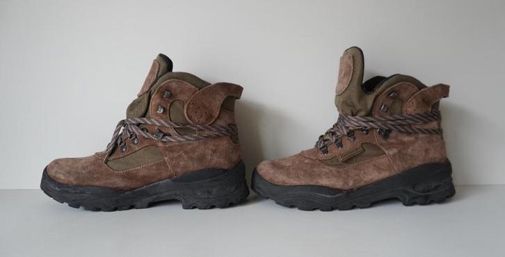 Salomon bruin bergschoenen suede 45 46 als Quest, Sport en Fitness, Bergsport en Wandelen, Zo goed als nieuw, Schoenen, Ophalen of Verzenden