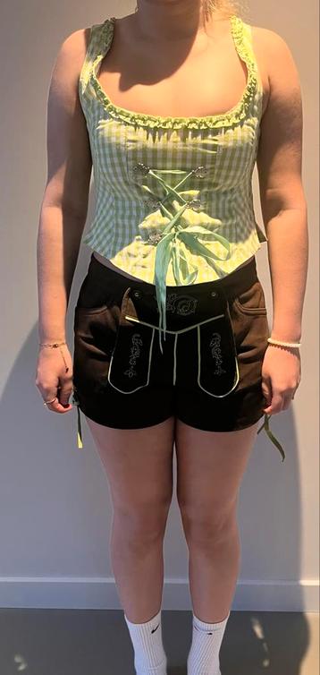 5 dames lederhosen S M 36 38 & XXL 42 44 €17,50 per stuk beschikbaar voor biedingen