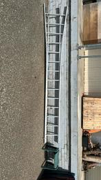 Nette 2 delige aluminium uitschuif lader 2 x 4 meter stuk, Doe-het-zelf en Verbouw, Ladders en Trappen, Ophalen of Verzenden, Zo goed als nieuw