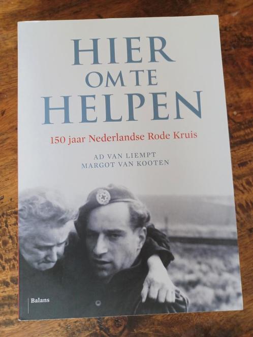 Margot Kooten - Hier om te helpen, Boeken, Overige Boeken, Zo goed als nieuw, Ophalen of Verzenden