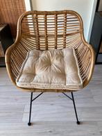 Rieten stoelen met zwart metalen poten, Huis en Inrichting, Stoelen, Ophalen, Twee, Bruin, Riet of Rotan