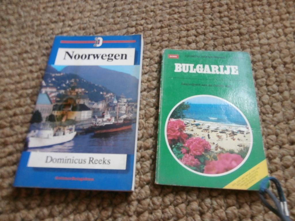 reisgids Noorwegen Bulgarije Dominicus Reeks boek, Dominicus Reeks, Europa, Ophalen of Verzenden, Reisgids of -boek