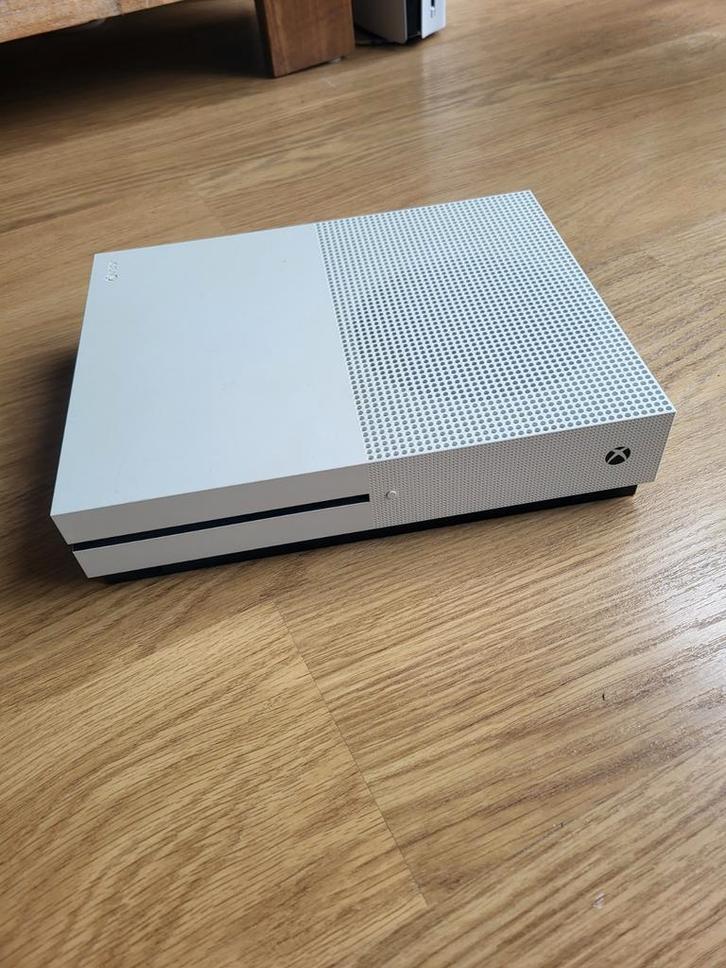 Xbox one S, Spelcomputers en Games, Spelcomputers | Xbox One, Gebruikt, Xbox One S, 500 GB, Zonder controller, Ophalen