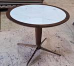 Tafel met marmeren blad, Ophalen