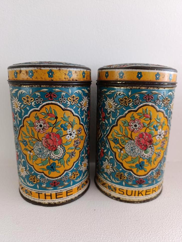 Blikken bohemian stijl bloemen gebloemd reliëf, Verzamelen, Blikken, Zo goed als nieuw, Overige, Overige merken, Ophalen of Verzenden