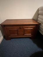 Antieke houten dekenkist, Ophalen