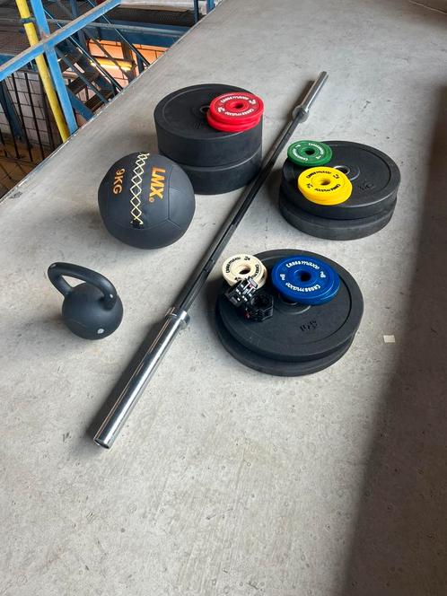 Olympic bar, bumper plates, collars, wallball, Sport en Fitness, Fitnessmaterialen, Zo goed als nieuw, Kettlebell, Ophalen