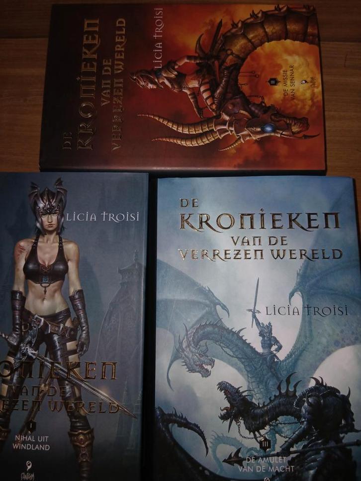 Nieuw! 3x De kronieken van de verrezen wereld, LiciaTroisi,, Boeken, Fantasy, Nieuw, Ophalen of Verzenden