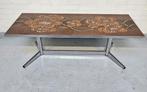 Vintage salontafel met ingelegd tegelwerk op chromen frame, Ophalen, Minder dan 50 cm, Gebruikt, 100 tot 150 cm