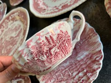 Myott Royal Mail Servies Rood beschikbaar voor biedingen