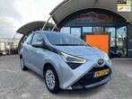 Toyota Aygo 1.0 VVT-i x-play Apple Carplay Camera NW Model, Voorwielaandrijving, Stof, Gebruikt, 4 stoelen