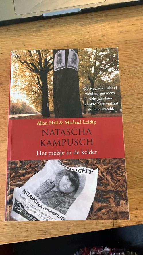 A. Hall - Natascha Kampusch, Boeken, Overige Boeken, Gelezen, Ophalen of Verzenden