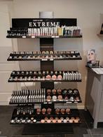 Grote ijzeren winkel display met Make-up, Ophalen, Zwart, Gehele gezicht