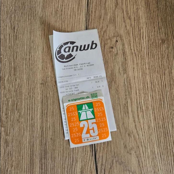 Vignet Zwitserland 2025 – Tolvignet / Autobahnvignet, Tickets en Kaartjes, Autovignetten, Drie personen of meer