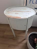 Brocante tafeltje met charme, Huis en Inrichting, Tafels | Bijzettafels, Minder dan 55 cm, Gebruikt, Rond, Hout