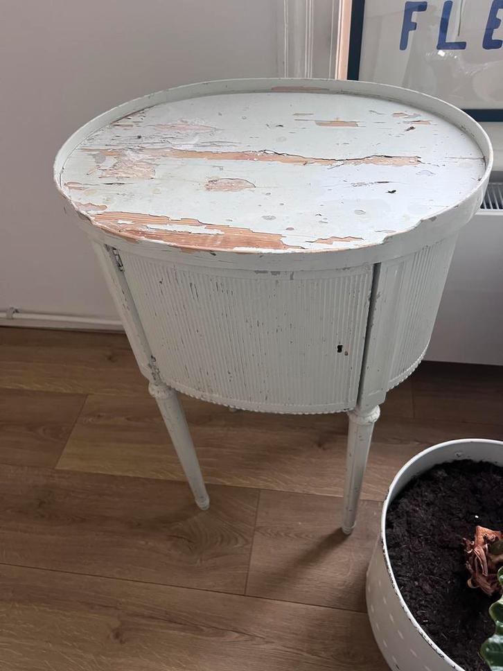 Brocante tafeltje met charme, Huis en Inrichting, Tafels | Bijzettafels, Gebruikt, Rond, 45 tot 60 cm, Minder dan 55 cm, Hout