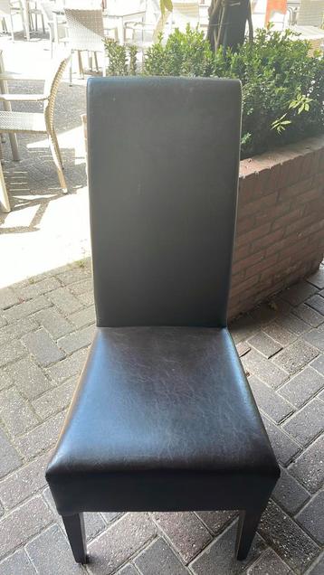 Leuke stoelen 6 stuks beschikbaar voor biedingen