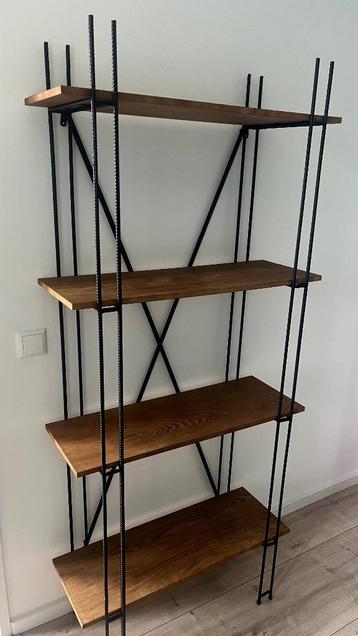 Industriële stellingkast/boekenkast