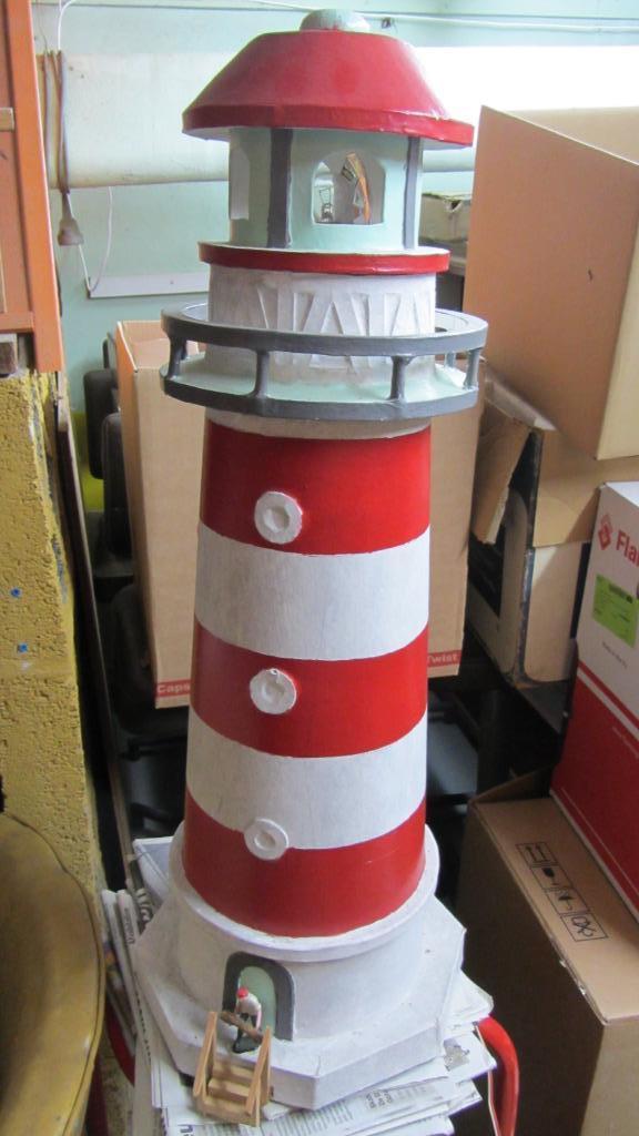 Grote vuurtoren met verlichting te koop - 1/32 - karton etc., Hobby en Vrije tijd, Modelbouw | Overige, Gebruikt, Groter dan 1:32