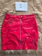 Lak rokje, Kleding | Dames, Rokken, Verzenden, Nieuw, Rood, Boven de knie
