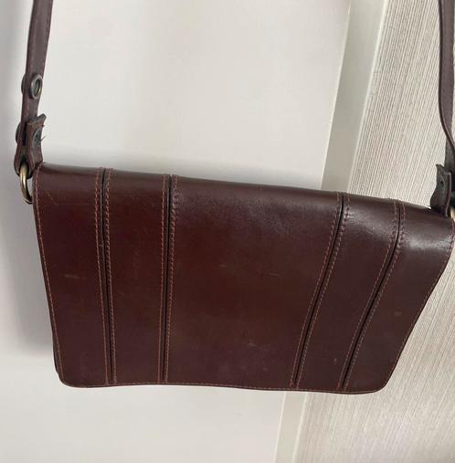 Stevig Donkerbruine Leren Dames schoudertas  (nr 7), Sieraden, Tassen en Uiterlijk, Tassen | Schoudertassen, Zo goed als nieuw