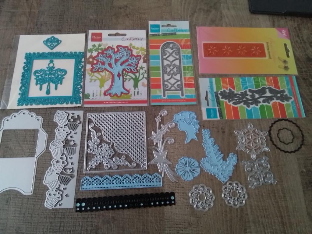 Snijmallen voor cuttlebug enz, Hobby en Vrije tijd, Kaarten | Zelf maken, Ophalen of Verzenden, Zo goed als nieuw, Overige thema's