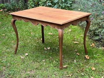 Louis XV stijl tafel van massief hout  beschikbaar voor biedingen