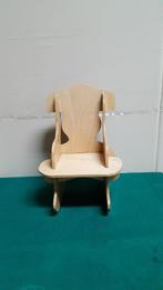 pop oma op houten stoel, Verzamelen, Poppen, Ophalen of Verzenden, 'T Olde Gre-j, Info@toldegrej.nl, Endepoelstraat 20f Didam