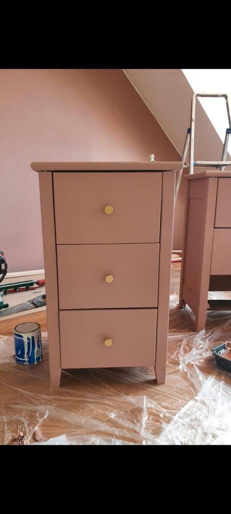 2 Farrow & Ball Nachtkastjes met Gouden Knopjes, Huis en Inrichting, Slaapkamer | Bedden, Zo goed als nieuw, 70 cm of minder, Hout
