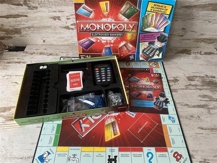 Monopoly elektonisch bankieren [s411], Hobby en Vrije tijd, Gezelschapsspellen | Bordspellen, Zo goed als nieuw, Ophalen of Verzenden