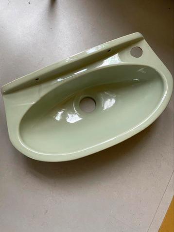 Vintage toiletwasbakje beschikbaar voor biedingen