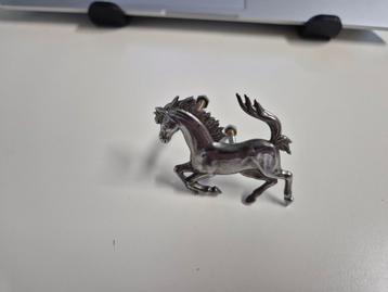 Ferrari logo met 2 nieuwe stickers beschikbaar voor biedingen