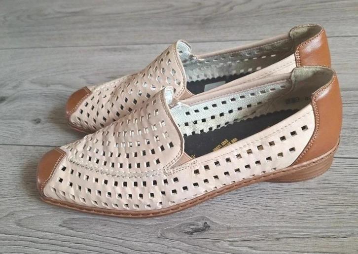 Rieker leren instappers maat 38, Kleding | Dames, Schoenen, Zo goed als nieuw, Instappers, Beige, Ophalen of Verzenden