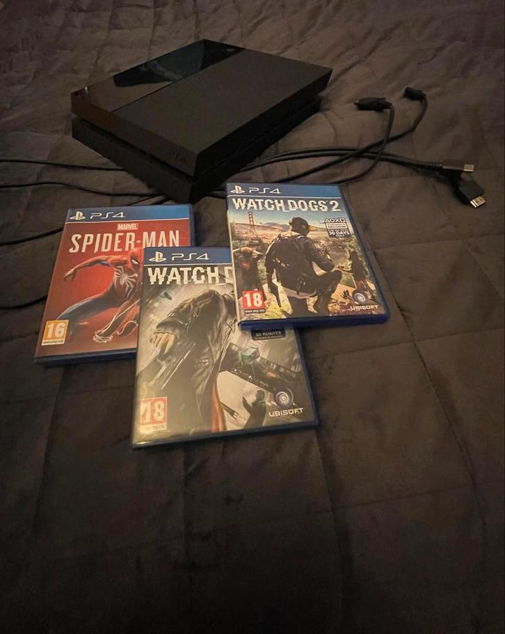 PS4 met 3 games - ZONDER controller!, Spelcomputers en Games, Spelcomputers | Sony PlayStation 4, Gebruikt, Original, Zonder controller