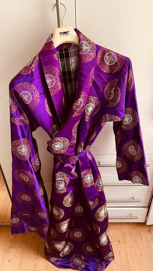 Tibetaanse chuba van zijdebrokaat - paars met goud, Verzamelen, Religie, Zo goed als nieuw, Boeddhisme, Kleding, Ophalen of Verzenden
