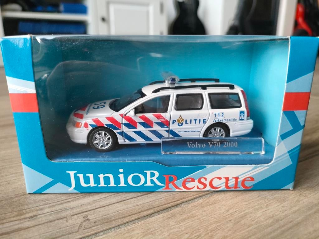Politie Volvo V70 verkeerspolitie.  Schaal 1:43, Ophalen of Verzenden, Nieuw, Auto, Overige merken