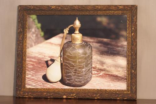 Brocante - Groene parfumfles in oude lijst!, Huis en Inrichting, Woonaccessoires | Wanddecoraties, Gebruikt, Ophalen