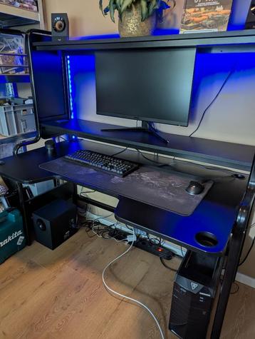 Fredde Gamebureau IKEA beschikbaar voor biedingen