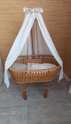 Rotan poppenwiegje, Kinderen en Baby's, Speelgoed | Poppen, Ophalen, Gebruikt, Overige typen